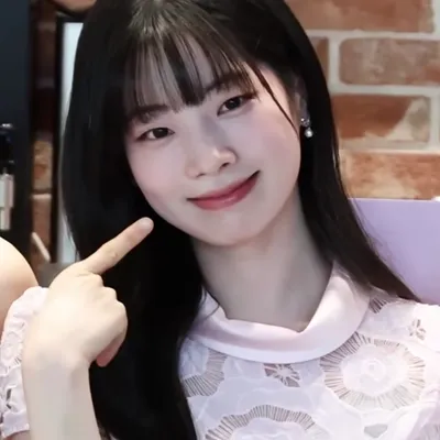Dahyun (Kim Da-hyun)